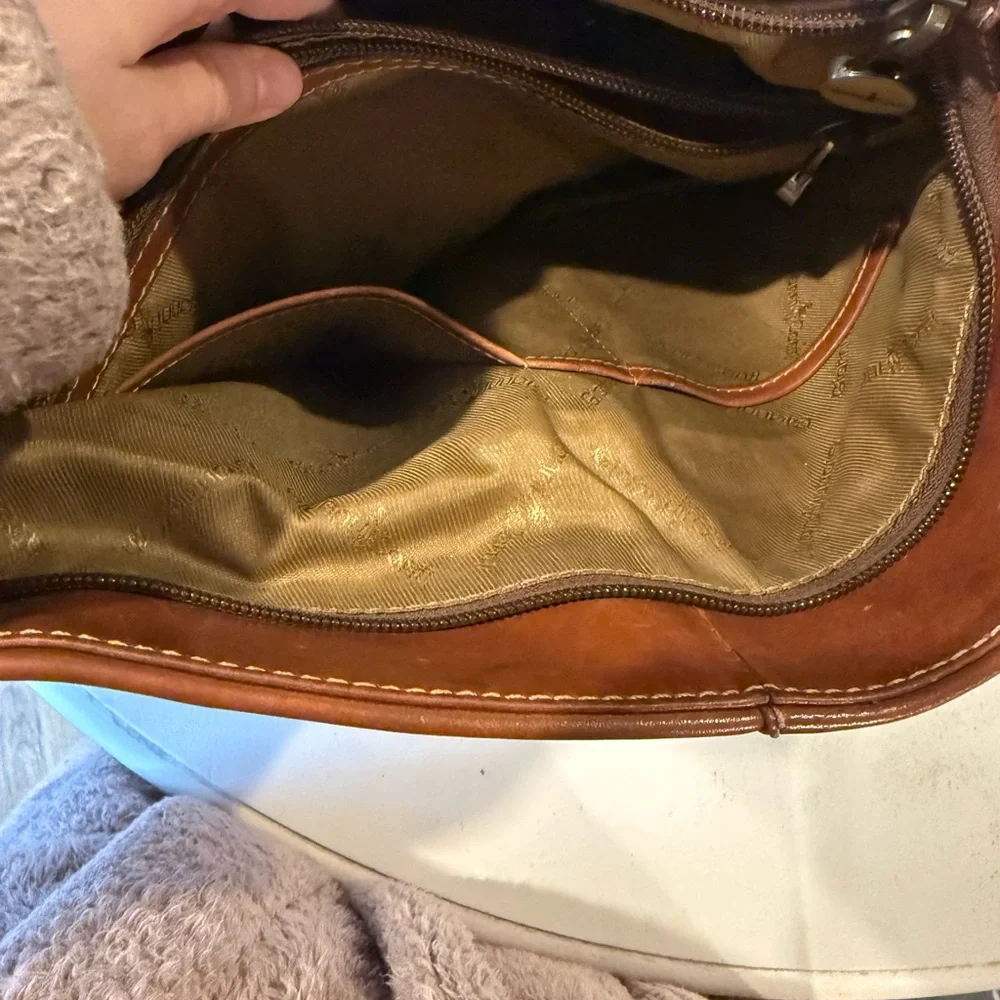 Gianni Conti soft brown leather adjustable shoulder bag - Picture 6 of 10